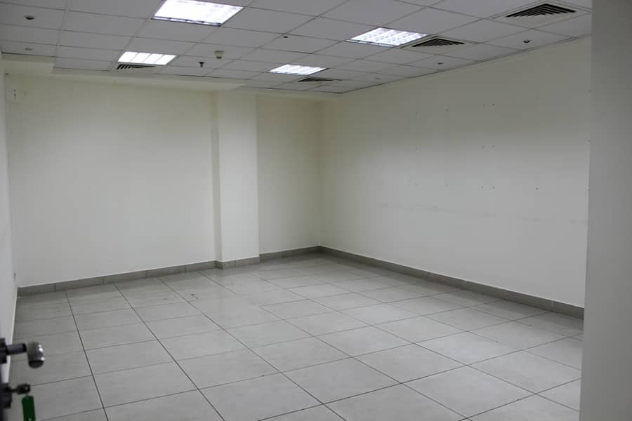 10 Large Showroom For Rent Near DNATA high visibilty