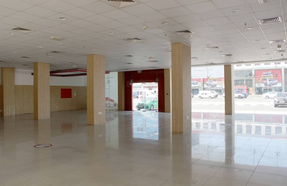 15 Large Showroom For Rent Near DNATA high visibilty
