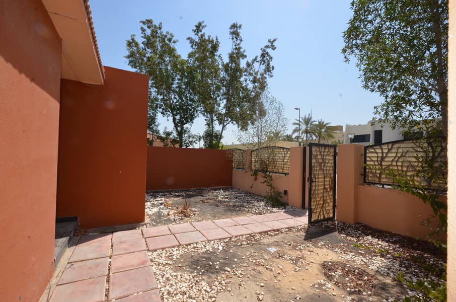 Ideal Location  Single Story Villa With Large Garden