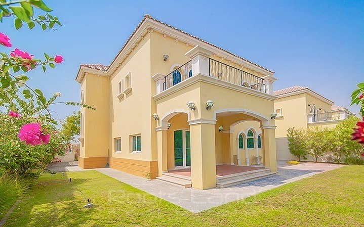 Spacious 3 bed large Villa with huge plot