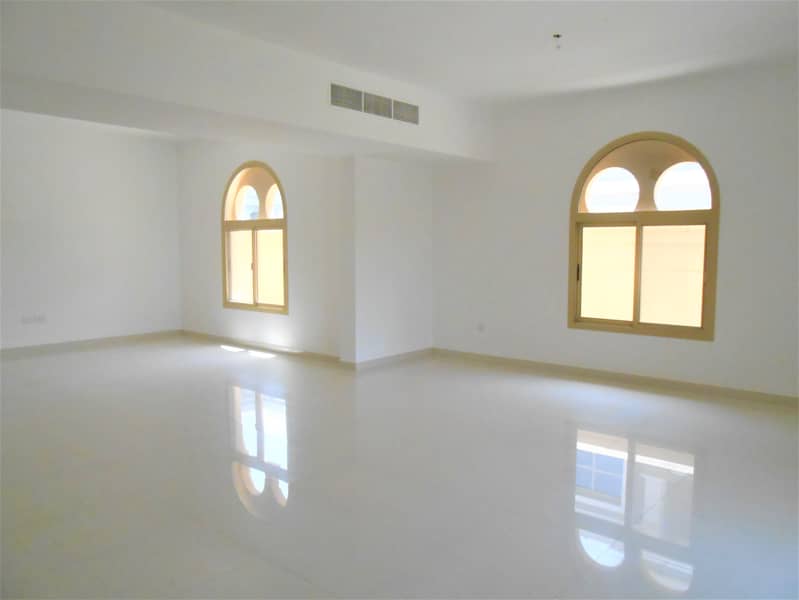 6 Ideal Location  Lovely villa with large Garden