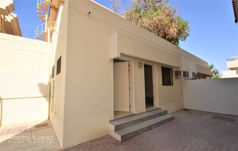 15 Refurbished 4bedroom villa Close to the Beach