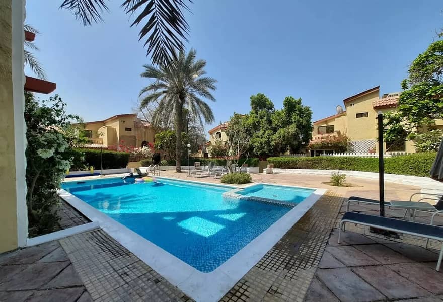 Stunning  4B/R Villa Upgraded  Shared Pool