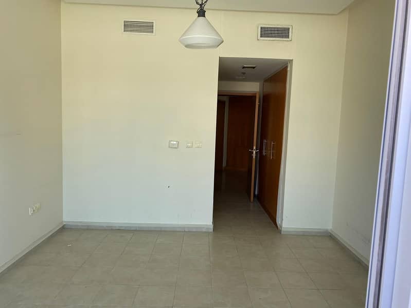 4 Spacious One Bedroom for rent in Madina Tower