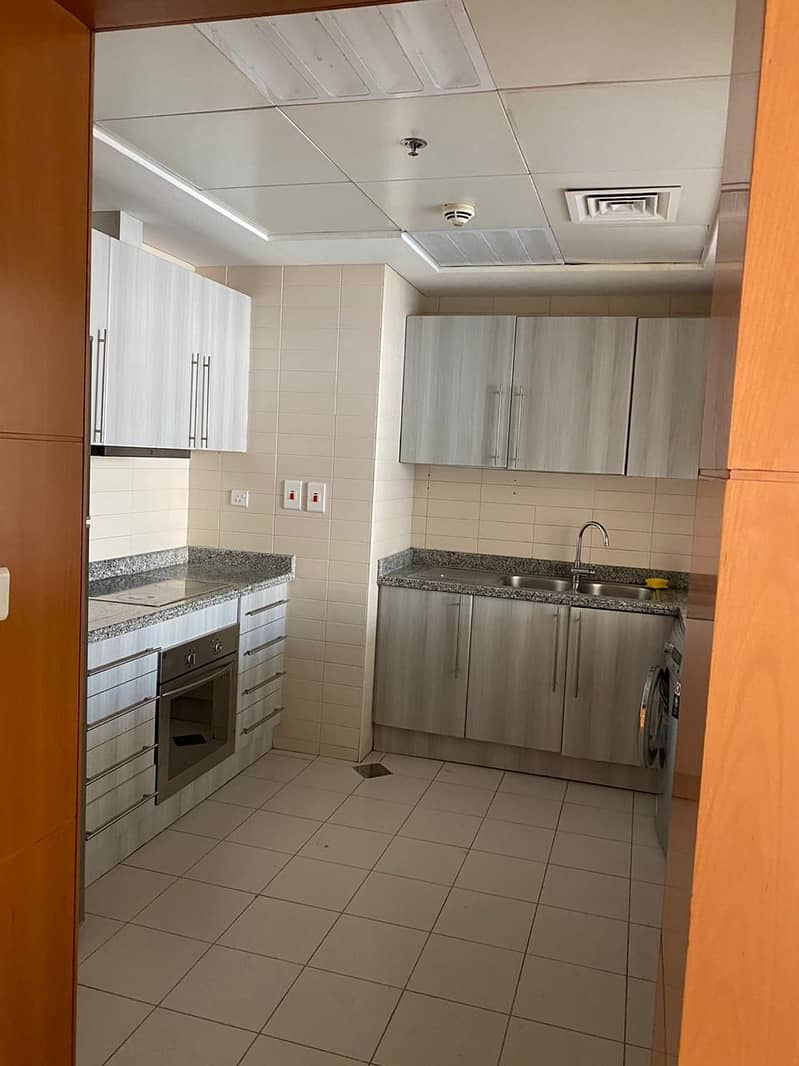 6 Spacious One Bedroom for rent in Madina Tower