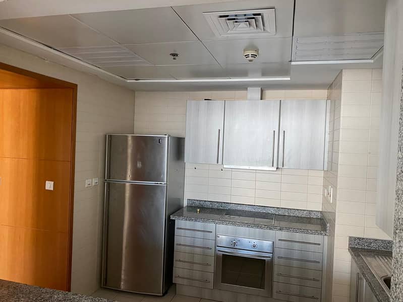 9 Spacious One Bedroom for rent in Madina Tower
