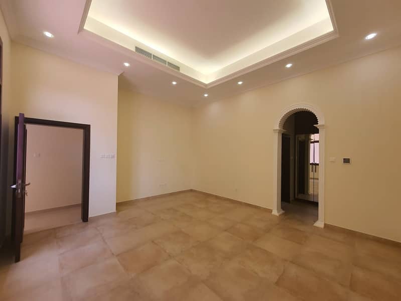 12 Upgraded 5 Bedroom Villa | Majlis | Maid