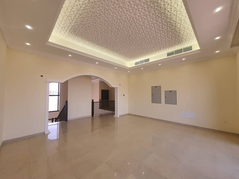 13 Upgraded 5 Bedroom Villa | Majlis | Maid