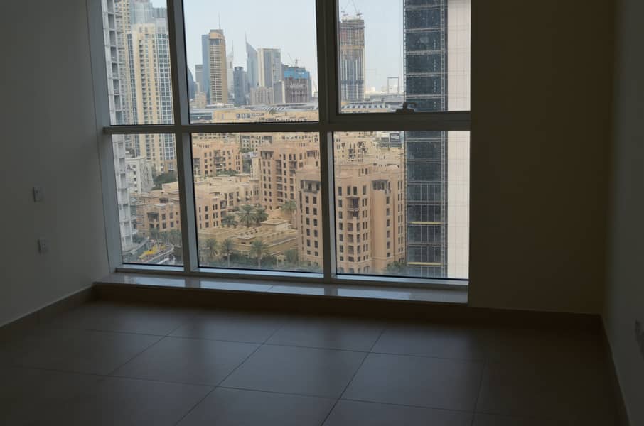 5 Near Burj Khalifa New Building with Kitchen Appliances