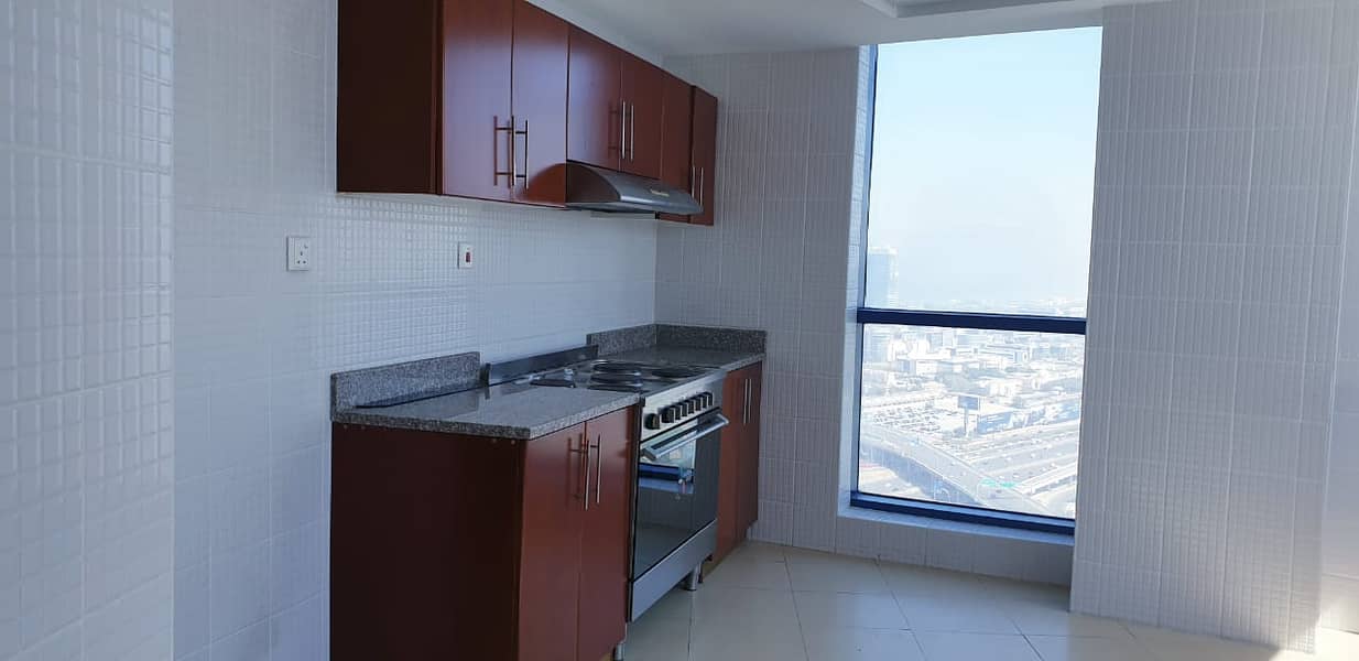 5 Spacious and bright apartment on higher floor