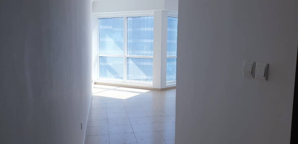 6 Spacious and bright apartment on higher floor