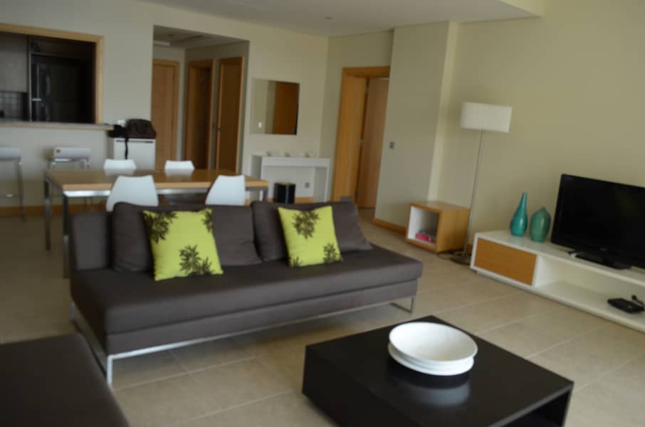 5 Rent this fully furnished apartment today and get 45 days free