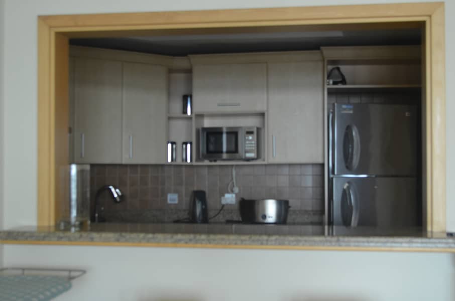 9 Rent this fully furnished apartment today and get 45 days free
