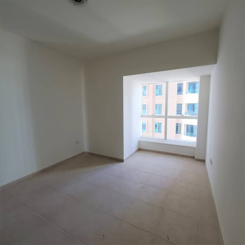 6 One Month Free 2 BR Next To The Tram