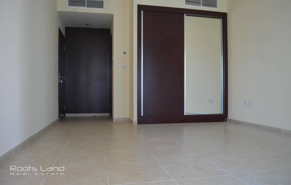 3 Well Maintained and High Floor Apartment
