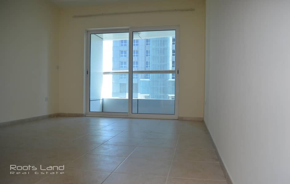 5 Well Maintained and High Floor Apartment