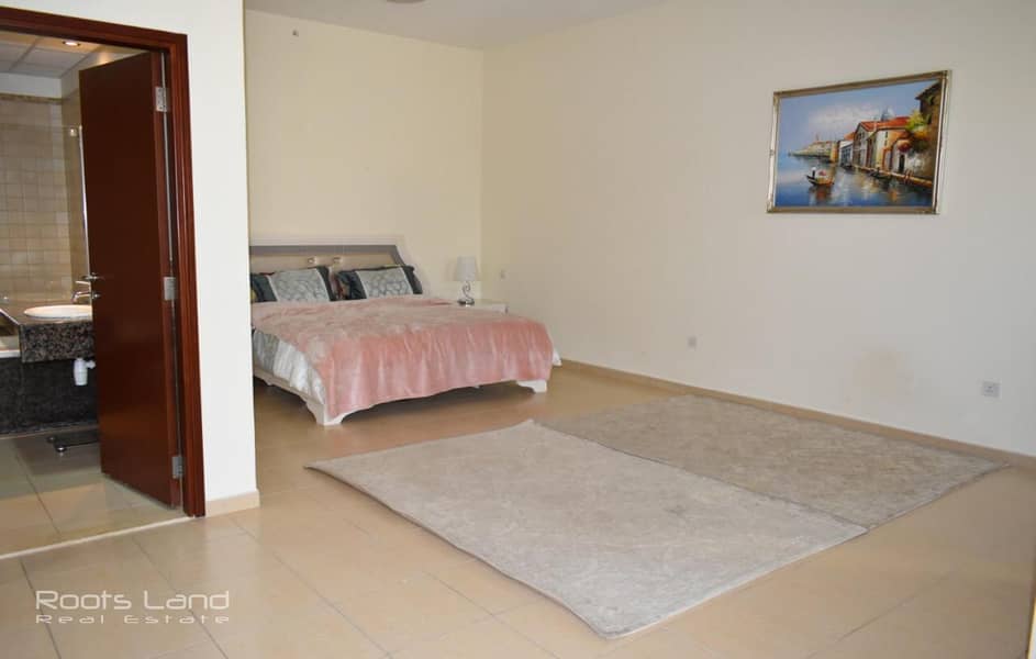 6 Huge one bedroom apartment with Marina view