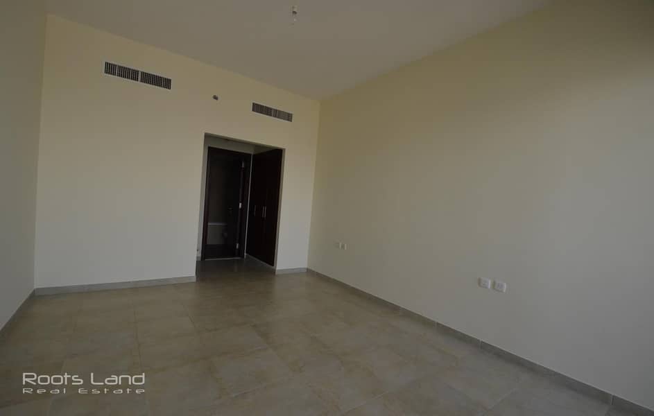 15 Spacious apartment for sale with lake view