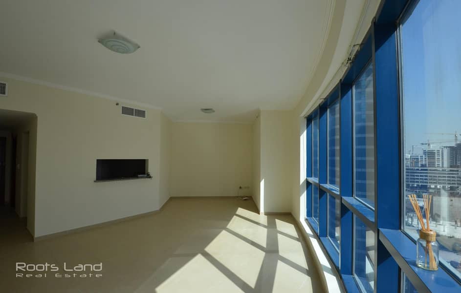 2 Spacious well maintained apartment with amazing view