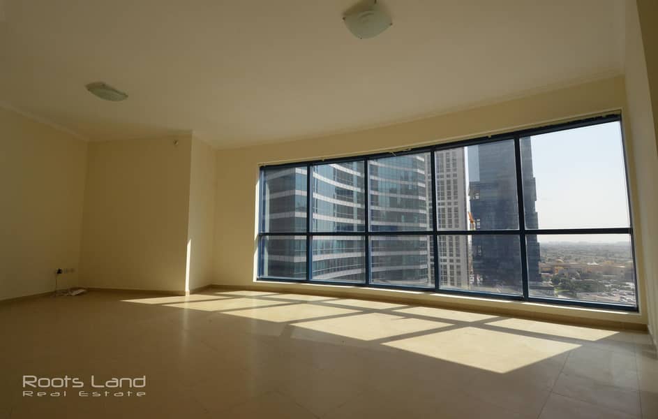 3 Spacious well maintained apartment with amazing view