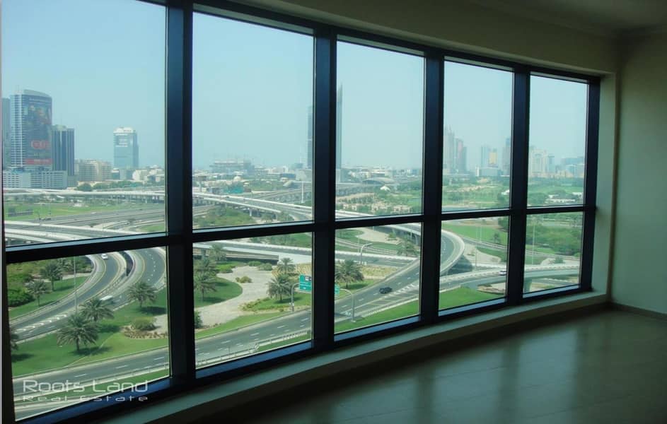 4 Spacious well maintained apartment with amazing view