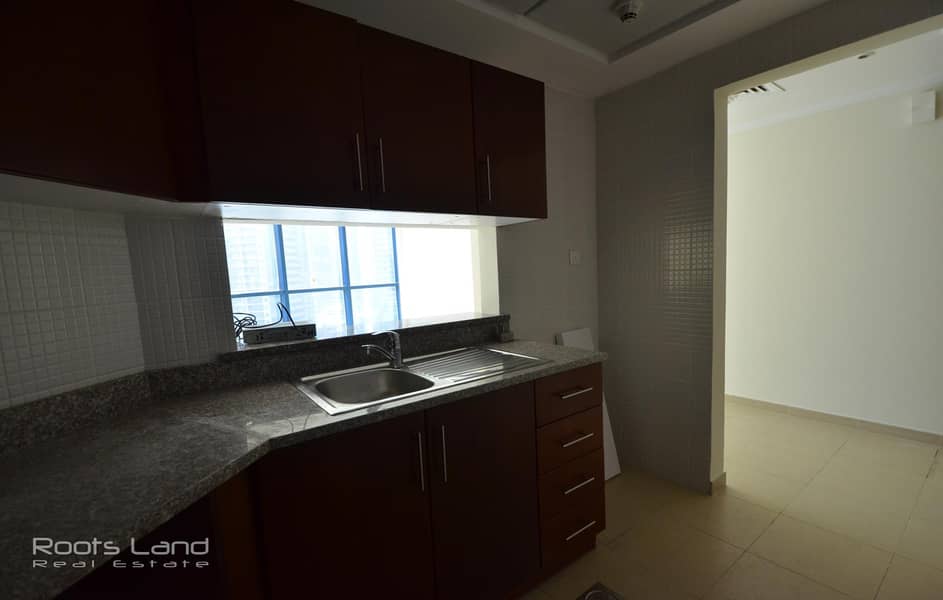5 Spacious well maintained apartment with amazing view