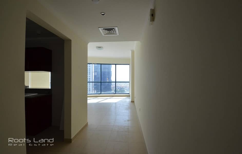 12 Spacious well maintained apartment with amazing view