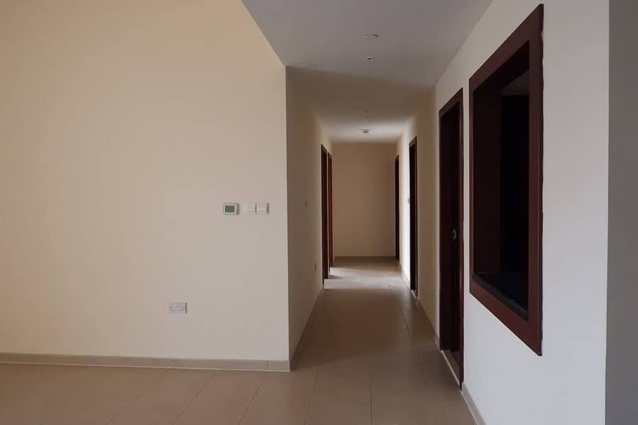 3 Large 3 bedroom apartment with sea and maina view