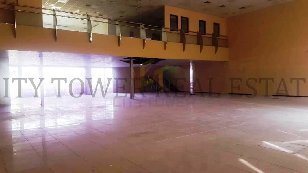 8 Massive Showroom Available in the Heart of Deira