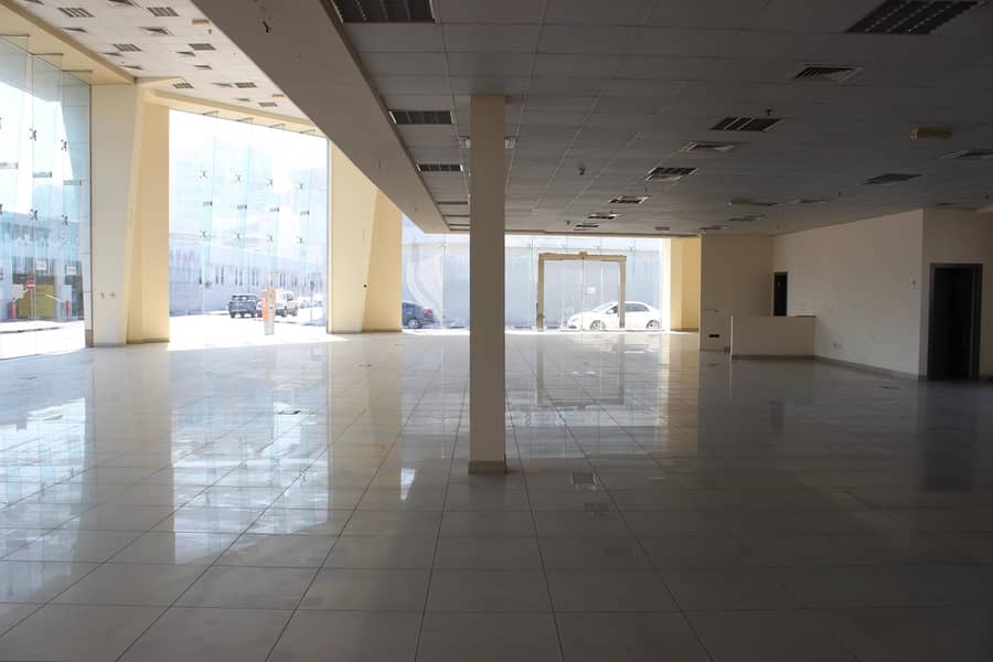6 LARGE Showroom in Port Saeed Near DNATA Deira