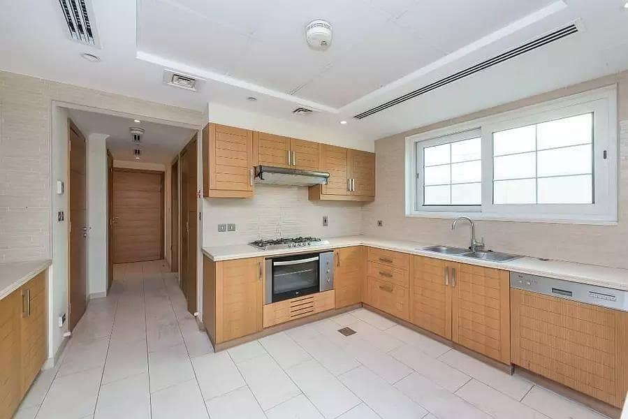 6 Away from Cable | Legacy 3 Bed Small | District 8