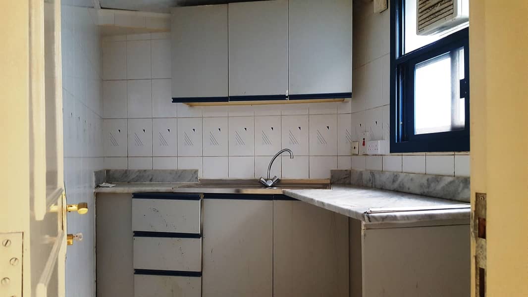 3 Large Studio  Closed Kitchen Near Burjuman Metro