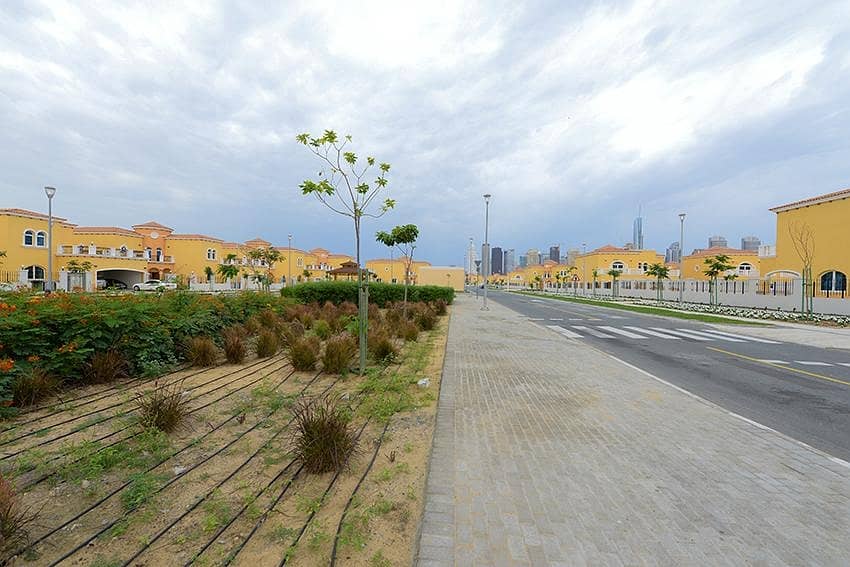 3 Exclusive Villa Plots in District 3 Jumeirah Park