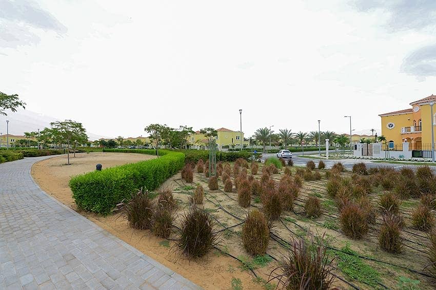 10 Exclusive Villa Plots in District 3 Jumeirah Park