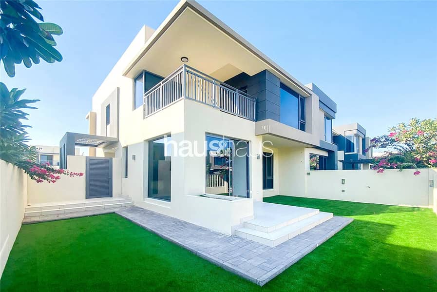 Vacant Now | Great Location | Landscaped Vacant Now | Great Location | Landscaped