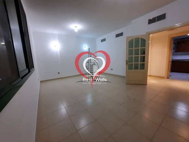 2 Sparkling  Bright 2 Bedroom Hall Apartment