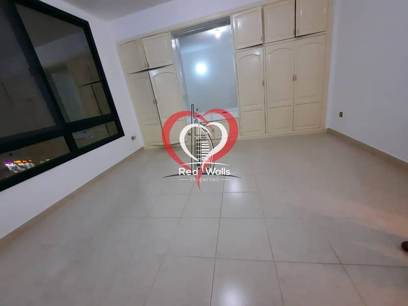 3 Sparkling  Bright 2 Bedroom Hall Apartment