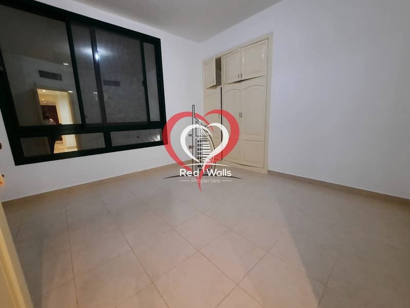 9 Sparkling  Bright 2 Bedroom Hall Apartment