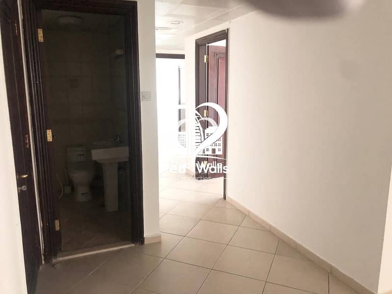 6 Awesome 3 Bedroom Hall Apartment in Tourist Club Area Near Electra Park