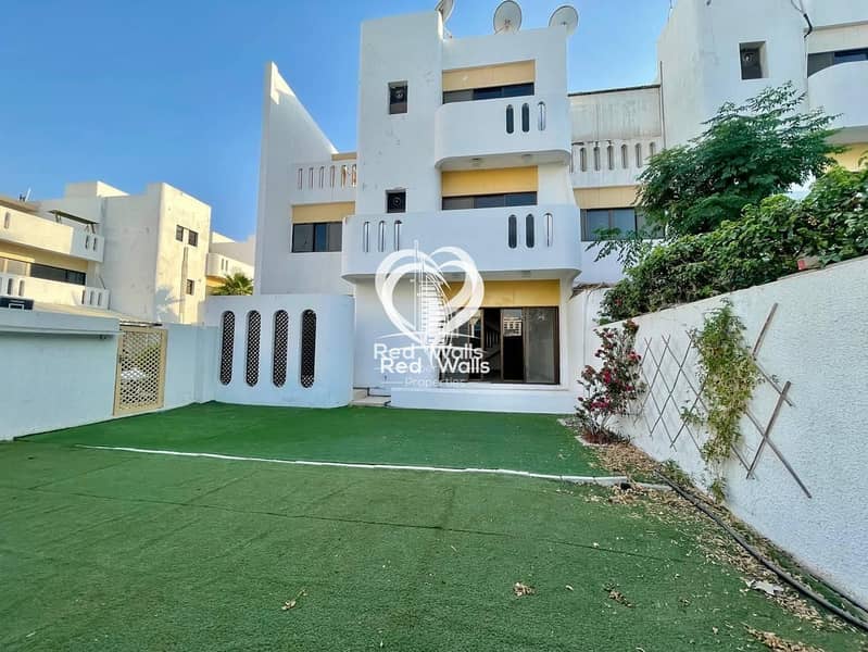 Stunning 4 Bedroom Hall Villa with Facilities and 2 Parking