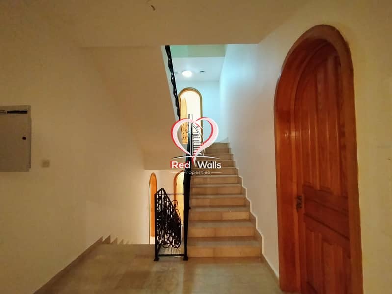 8 Private Villa 5 Bedrooms 2 Halls with Maid's Room and Driver's Room and 2 Parking