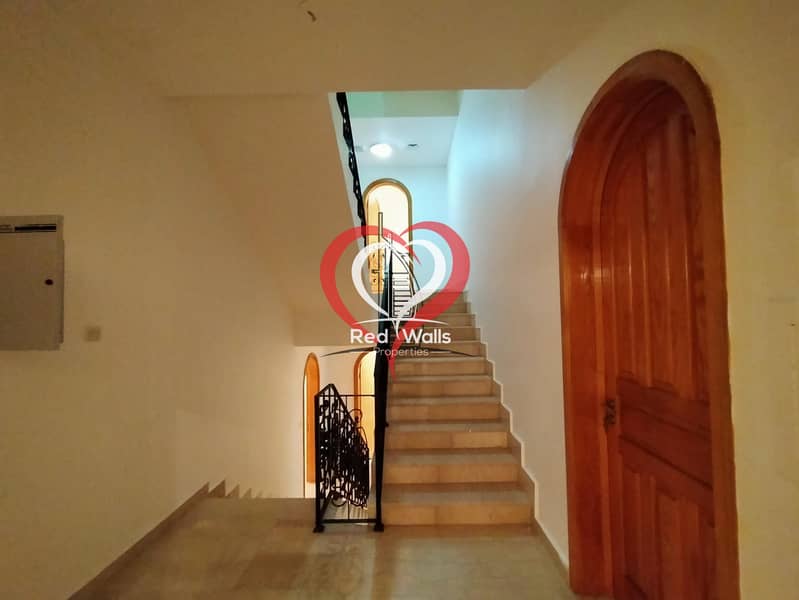 7 Private Villa 5 Bedrooms 2 Halls with Maid's Room and Driver's Room and 2 Parking