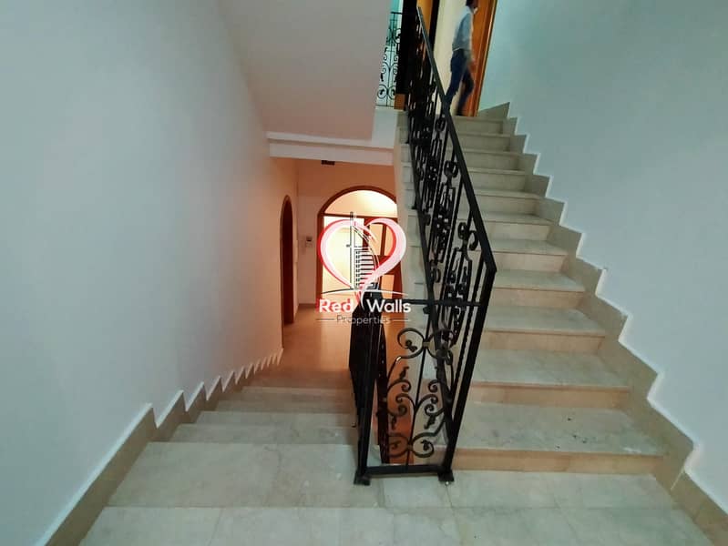 54 Private Villa 5 Bedrooms 2 Halls with Maid's Room and Driver's Room and 2 Parking