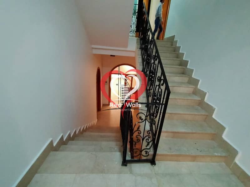 53 Private Villa 5 Bedrooms 2 Halls with Maid's Room and Driver's Room and 2 Parking
