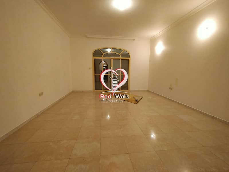 58 Private Villa 5 Bedrooms 2 Halls with Maid's Room and Driver's Room and 2 Parking