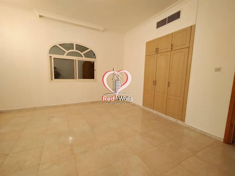 66 Private Villa 5 Bedrooms 2 Halls with Maid's Room and Driver's Room and 2 Parking