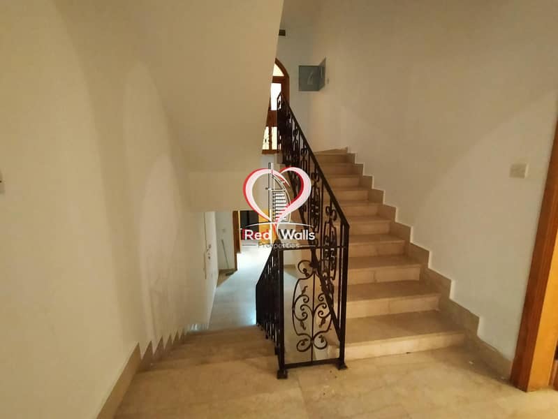 67 Private Villa 5 Bedrooms 2 Halls with Maid's Room and Driver's Room and 2 Parking