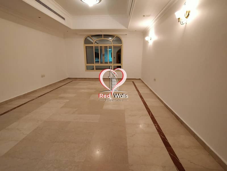 87 Private Villa 5 Bedrooms 2 Halls with Maid's Room and Driver's Room and 2 Parking