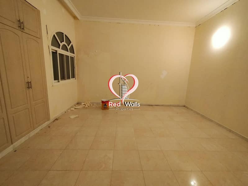 97 Private Villa 5 Bedrooms 2 Halls with Maid's Room and Driver's Room and 2 Parking