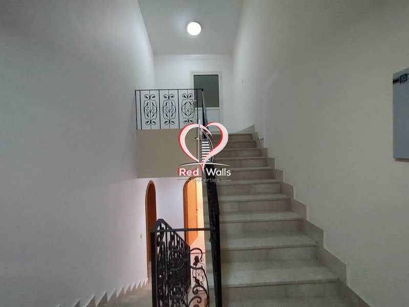 101 Private Villa 5 Bedrooms 2 Halls with Maid's Room and Driver's Room and 2 Parking